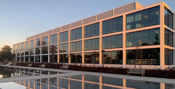 El edificio que acoge el centro de datos de ESpanix